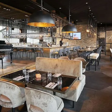 Radisson & Amsterdam South 4*