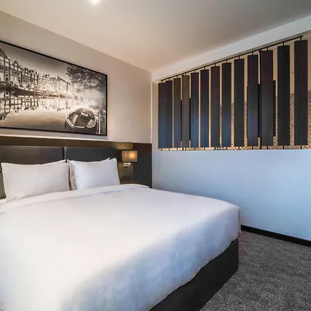 Radisson & Amsterdam South 4*