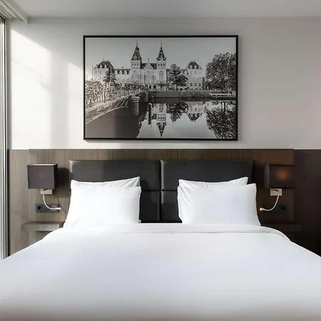 Отель Radisson & Amsterdam South