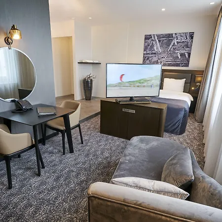 Radisson & Amsterdam South 4*