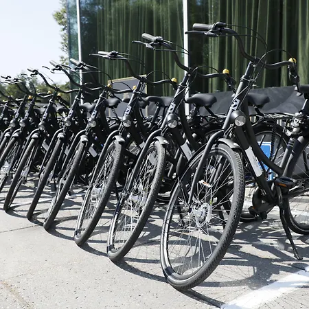 Radisson & Amsterdam South מלון 4*