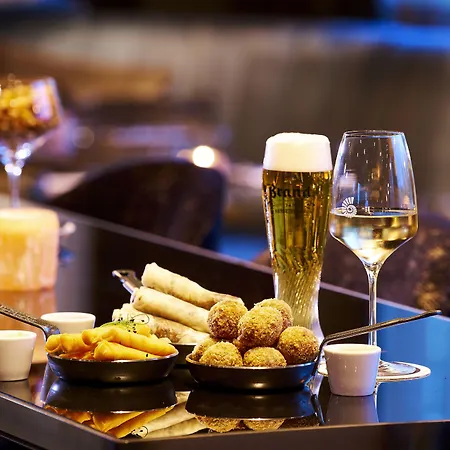 Radisson & Amsterdam South מלון 4*