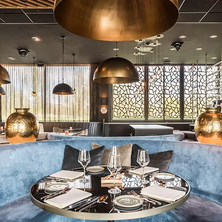 Radisson & Amsterdam South 4*