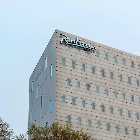 Radisson & Amsterdam South מלון 4*