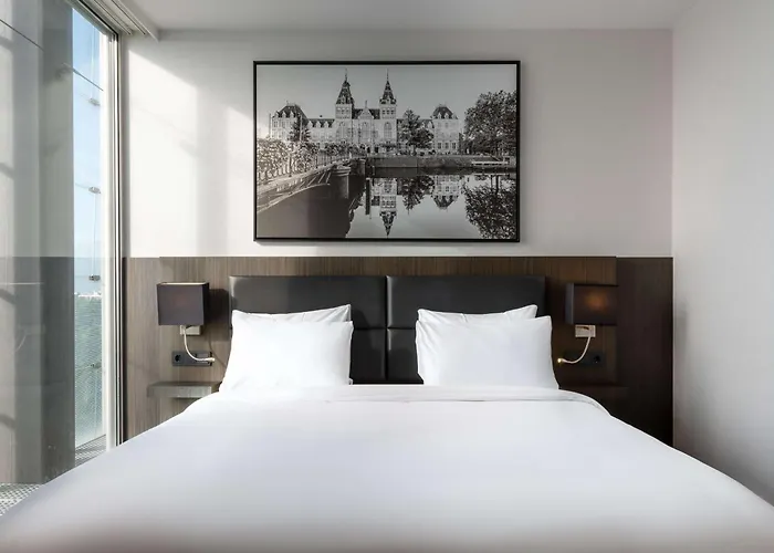 Отель Radisson & Amsterdam South