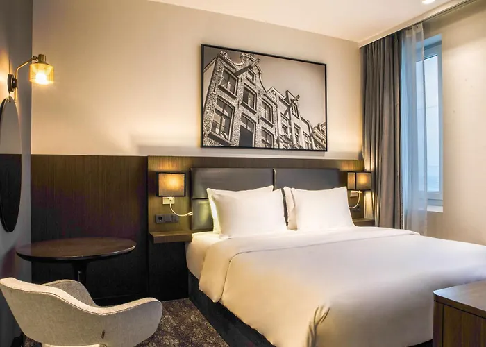 Отель Radisson & Amsterdam South 4*