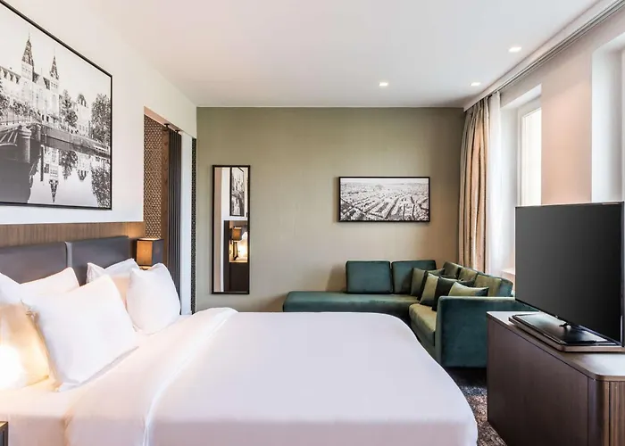 Radisson & Amsterdam South 4*
