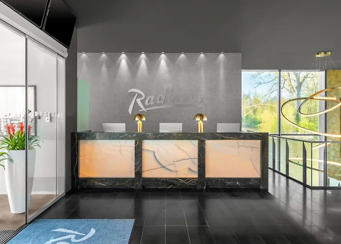 Radisson & Amsterdam South Отель