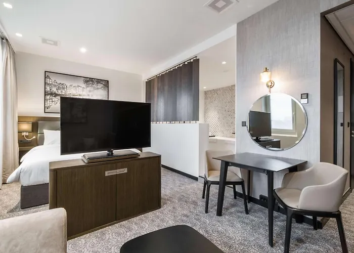 Отель Radisson & Amsterdam South